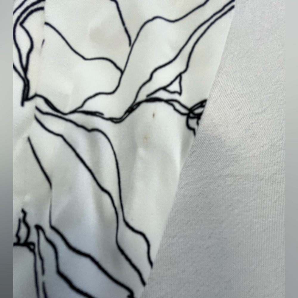 Jon & Anna Contemporary White and Black Floral Tie Front Crop Top, sz. MD - Picture 9 of 16